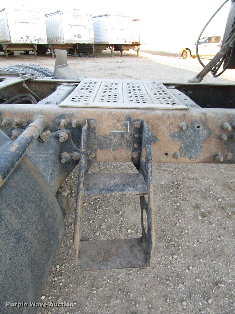 image for item DB6916 2005 Freightliner Columbia semi truck