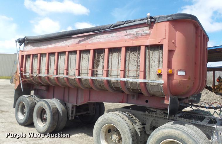image for item DC7369 1971 Fruehauf DN-F2-DB4-24 end dump trailer