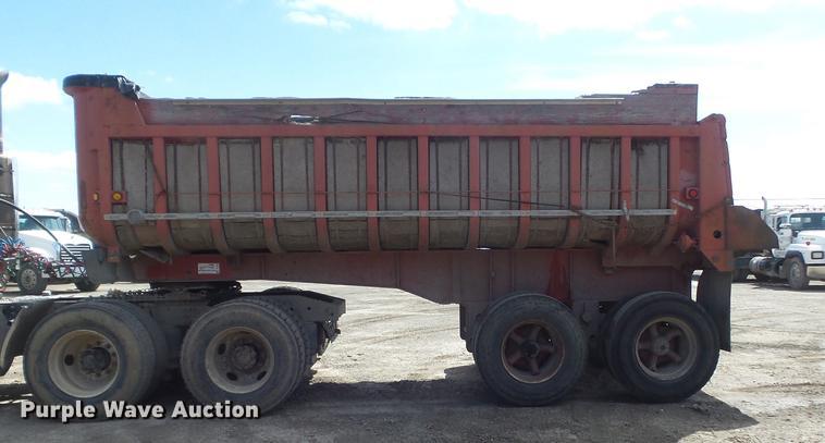 image for item DC7369 1971 Fruehauf DN-F2-DB4-24 end dump trailer