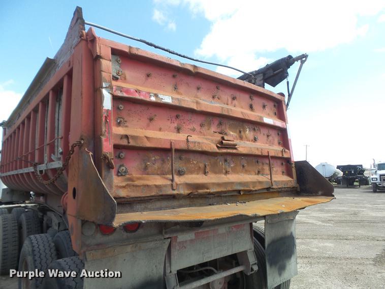 image for item DC7369 1971 Fruehauf DN-F2-DB4-24 end dump trailer