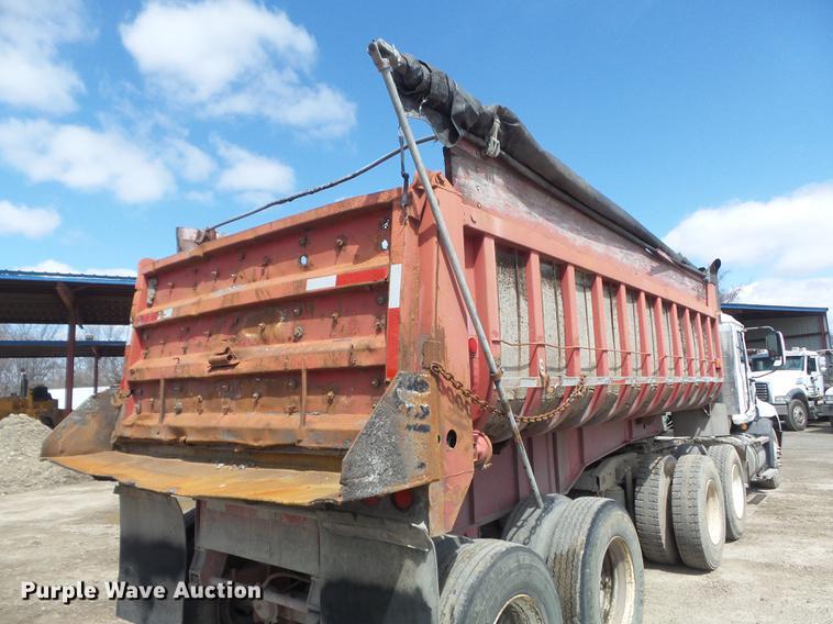 image for item DC7369 1971 Fruehauf DN-F2-DB4-24 end dump trailer