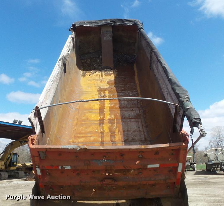 image for item DC7369 1971 Fruehauf DN-F2-DB4-24 end dump trailer