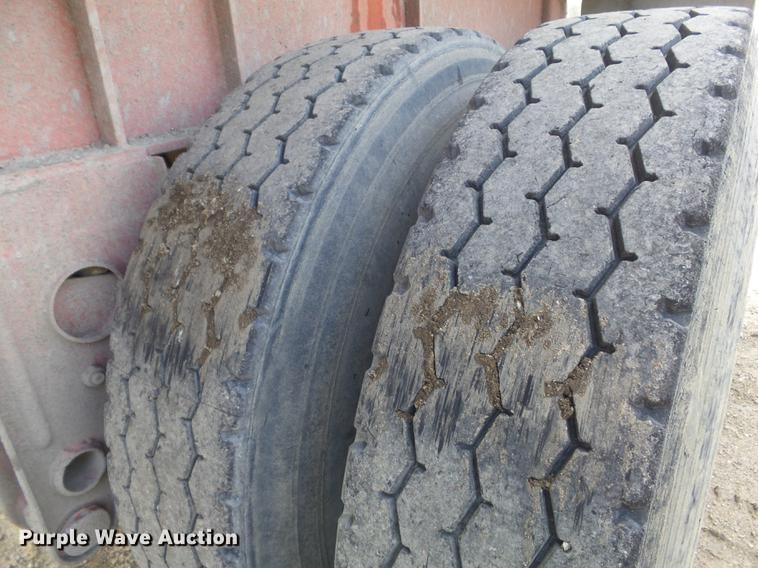 image for item DC7369 1971 Fruehauf DN-F2-DB4-24 end dump trailer