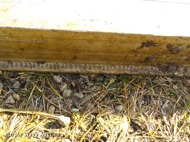 image for item DD2375 East dump trailer tailgate