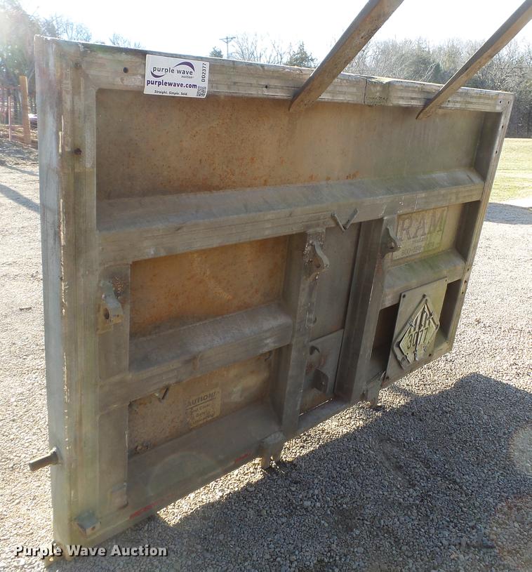image for item DD2377 RAM dump trailer tailgate
