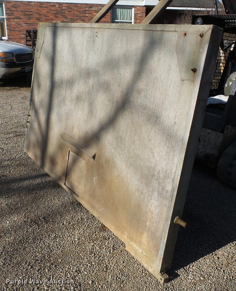 image for item DD2377 RAM dump trailer tailgate