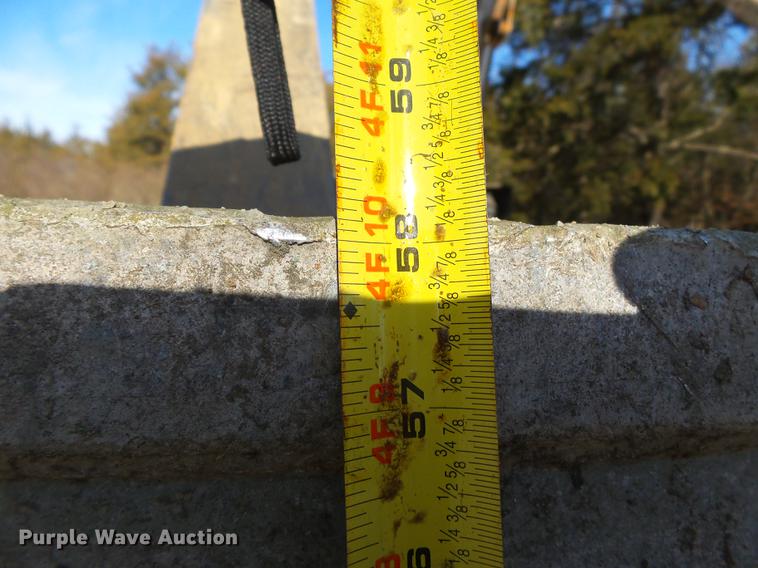 image for item DD2377 RAM dump trailer tailgate