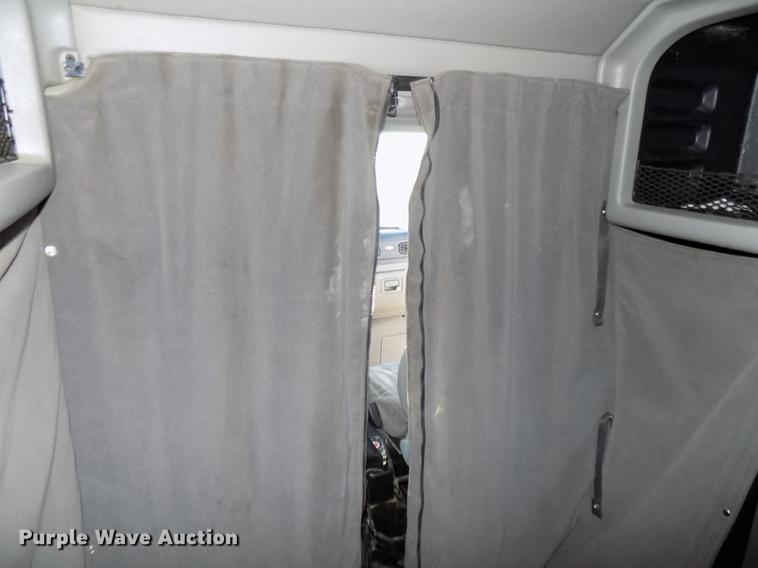 image for item DE7562 2012 Peterbilt Paccar 386 semi truck