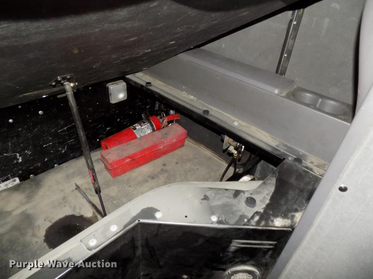 image for item DE7562 2012 Peterbilt Paccar 386 semi truck