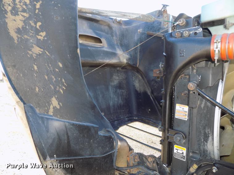 image for item DE7562 2012 Peterbilt Paccar 386 semi truck