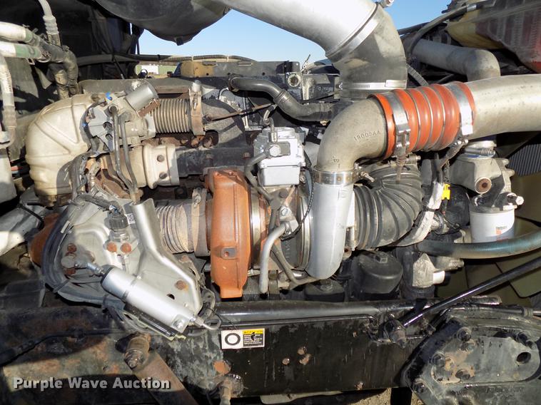 image for item DE7562 2012 Peterbilt Paccar 386 semi truck