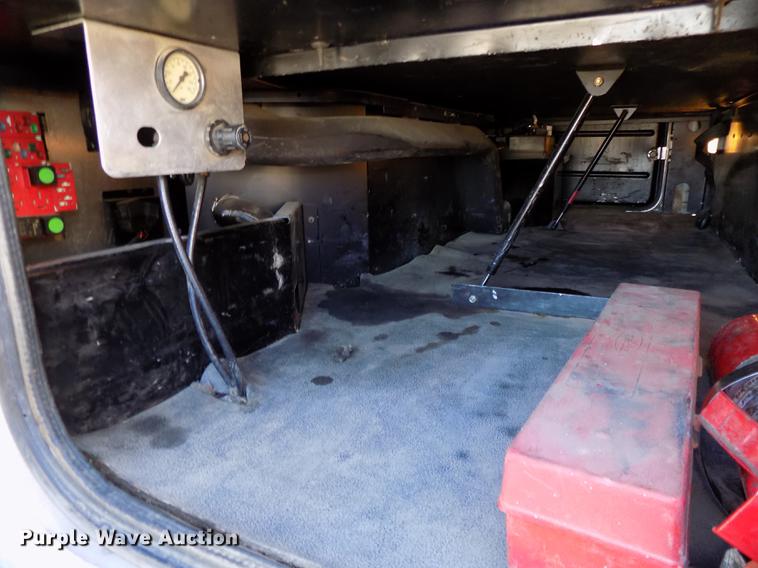 image for item DE7562 2012 Peterbilt Paccar 386 semi truck