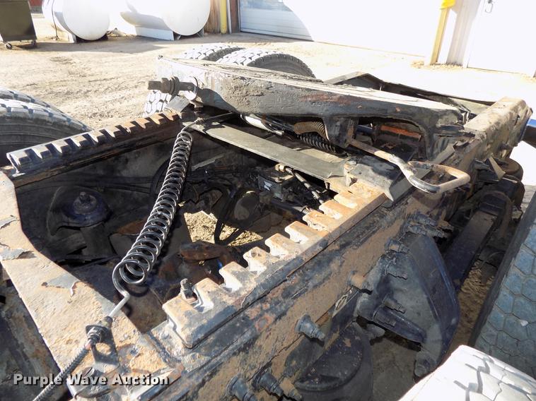 image for item DE7562 2012 Peterbilt Paccar 386 semi truck