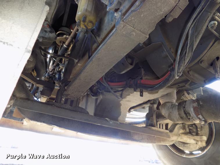 image for item DE7562 2012 Peterbilt Paccar 386 semi truck