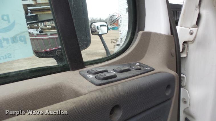 image for item DG2855 2016 Freightliner Cascadia semi truck