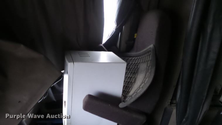 image for item DG2855 2016 Freightliner Cascadia semi truck