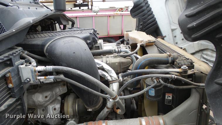 image for item DG2855 2016 Freightliner Cascadia semi truck