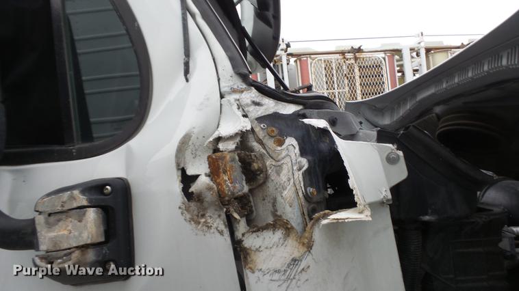 image for item DG2855 2016 Freightliner Cascadia semi truck