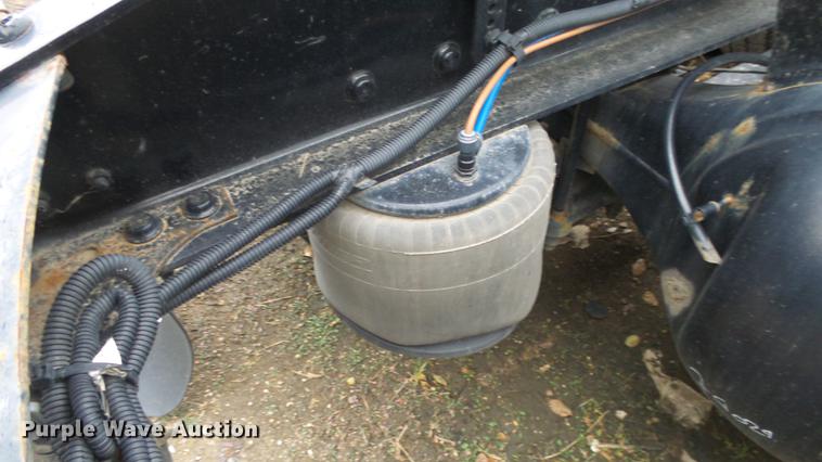 image for item DG2855 2016 Freightliner Cascadia semi truck