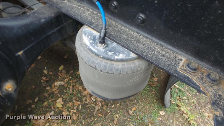 image for item DG2855 2016 Freightliner Cascadia semi truck