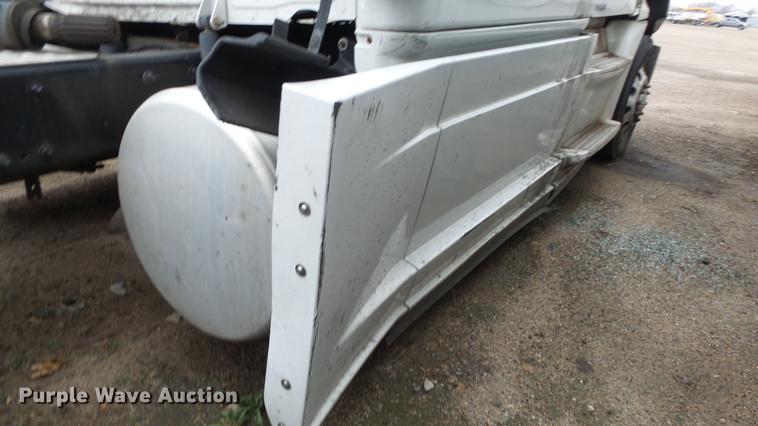 image for item DG2855 2016 Freightliner Cascadia semi truck