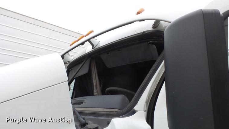 image for item DG2855 2016 Freightliner Cascadia semi truck