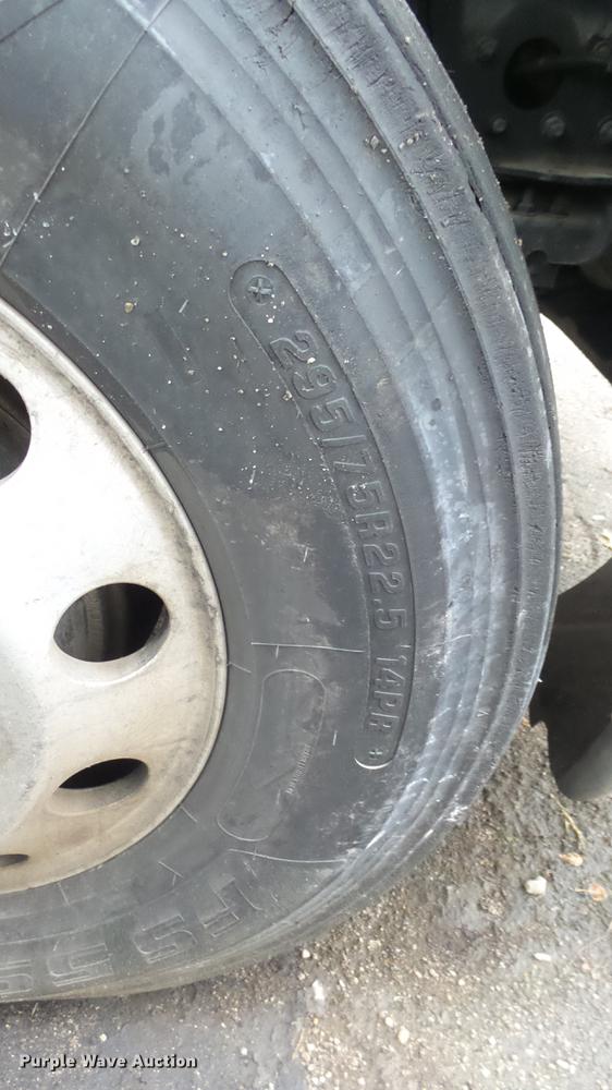 image for item DG2855 2016 Freightliner Cascadia semi truck