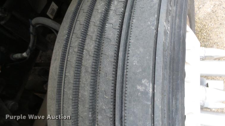 image for item DG2855 2016 Freightliner Cascadia semi truck