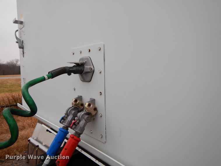 image for item ER9357 2010 Mickey 12AT side load enclosed trailer