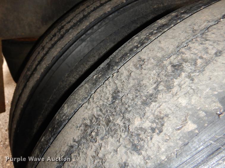 image for item ER9357 2010 Mickey 12AT side load enclosed trailer