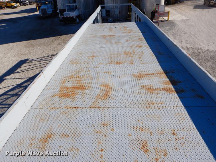 image for item ER9369 1989 JC Manufacturing  golf cart / ATV / UTV carrier trailer