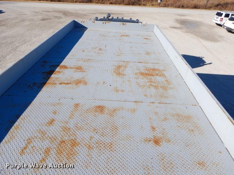 image for item ER9369 1989 JC Manufacturing  golf cart / ATV / UTV carrier trailer