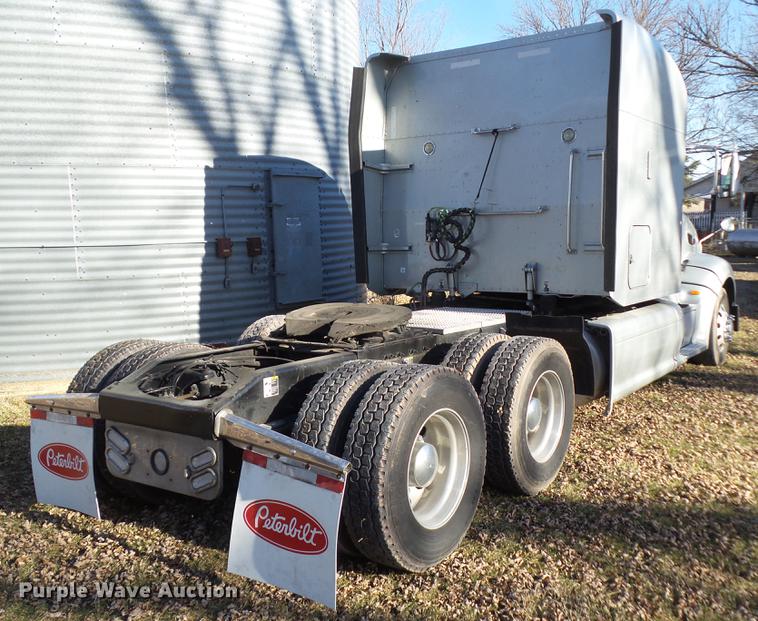 image for item L5733 2013 Peterbilt 386 semi truck
