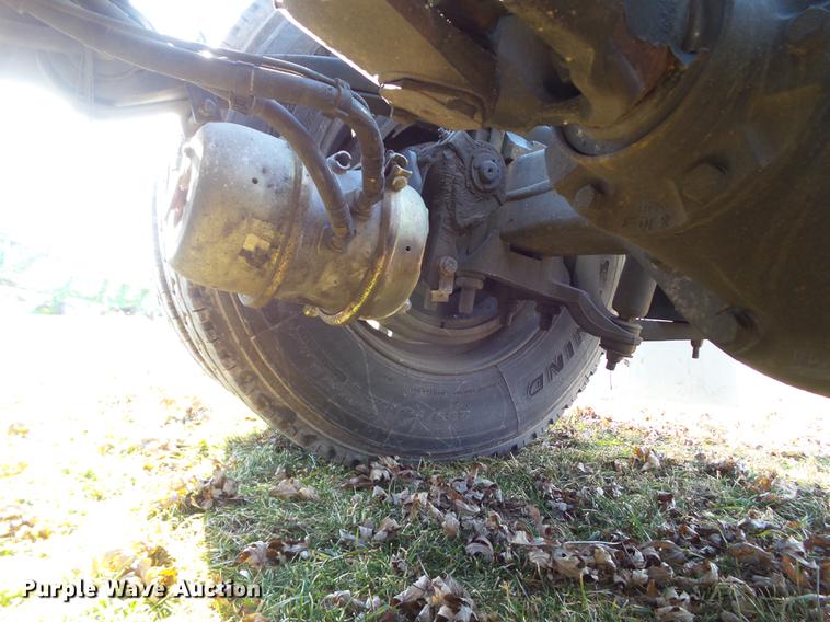 image for item L5733 2013 Peterbilt 386 semi truck