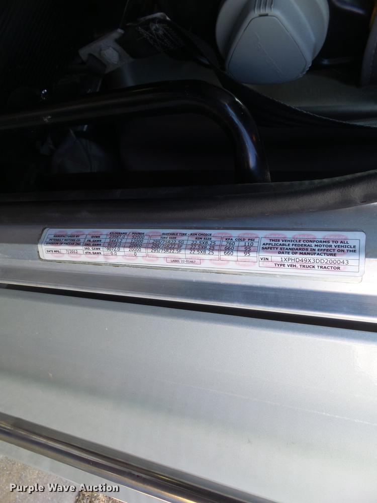 image for item L5733 2013 Peterbilt 386 semi truck