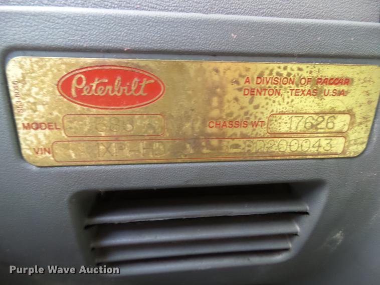 image for item L5733 2013 Peterbilt 386 semi truck