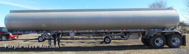 image for item L5734 2000 Polar tank trailer