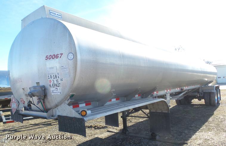 image for item L5734 2000 Polar tank trailer