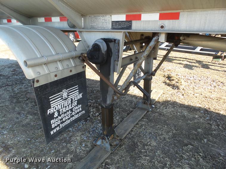 image for item L5734 2000 Polar tank trailer