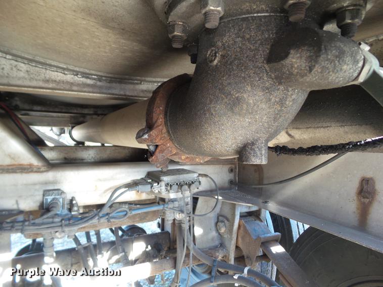 image for item L5734 2000 Polar tank trailer