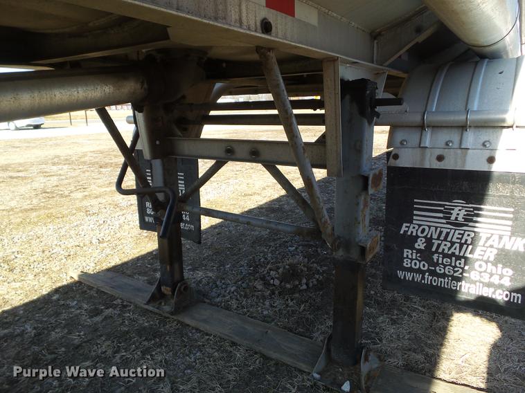 image for item L5734 2000 Polar tank trailer