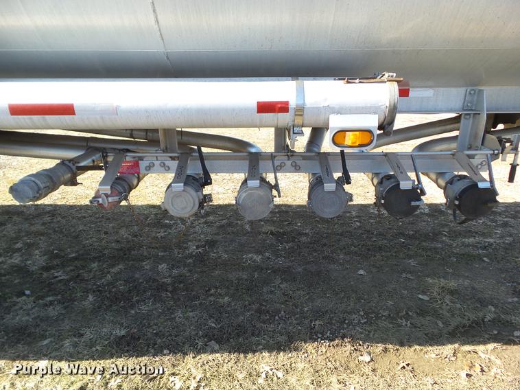 image for item L5734 2000 Polar tank trailer