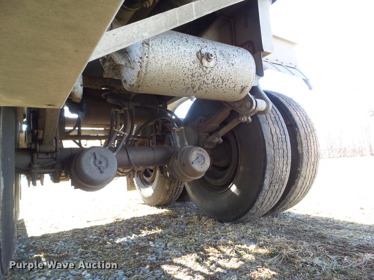 image for item L5734 2000 Polar tank trailer