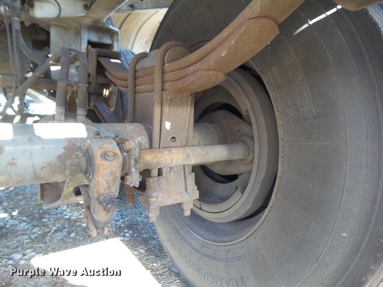 image for item L5734 2000 Polar tank trailer