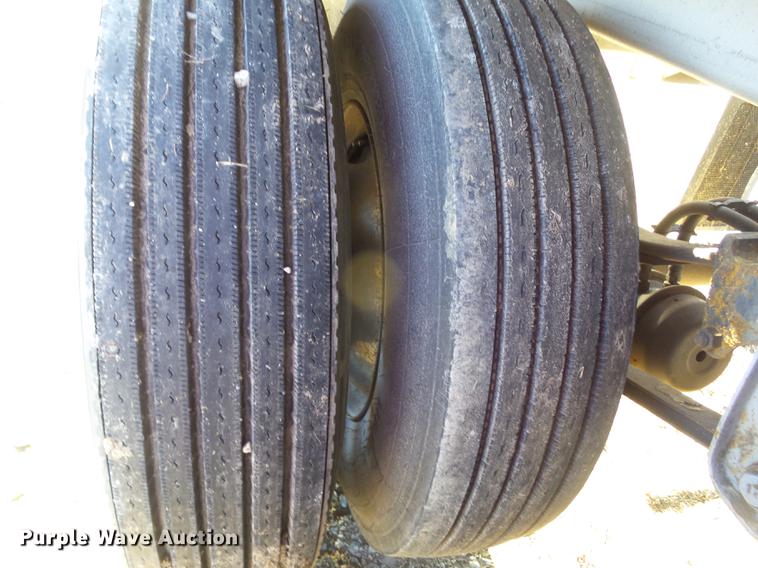 image for item L5734 2000 Polar tank trailer