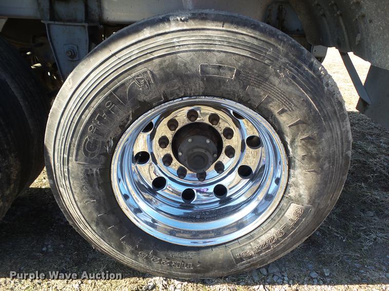 image for item L5734 2000 Polar tank trailer