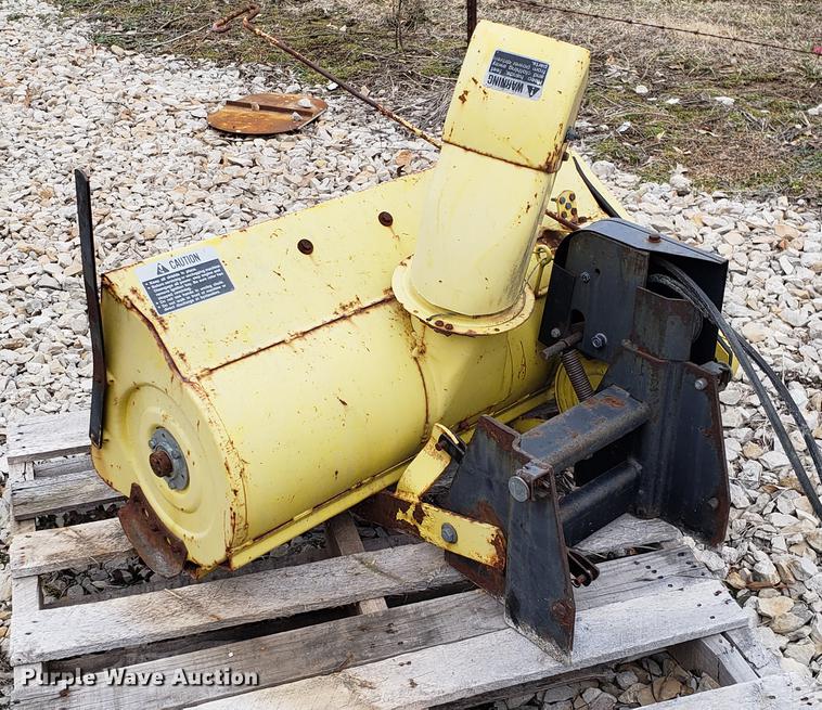 image for item AV9316 John Deere G37AK snow blower