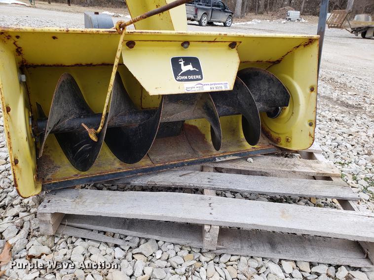 image for item AV9316 John Deere G37AK snow blower