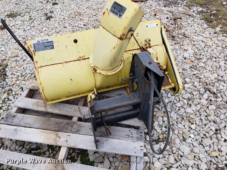 image for item AV9316 John Deere G37AK snow blower