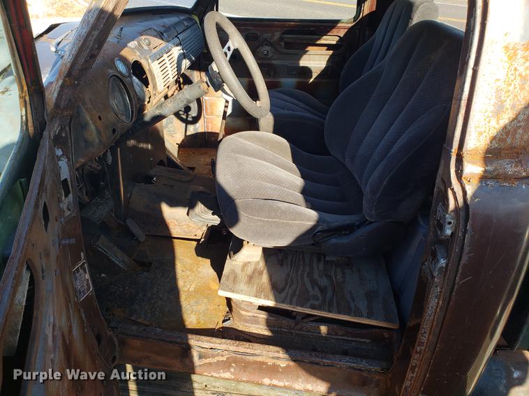 image for item AV9322 1947 Chevrolet pickup truck